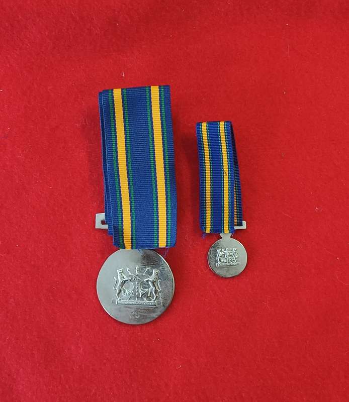 SADF - BOPHUTHATSWANA MILITARY - MARUMO MEDAL CLASS 2 (SILVER) - FULL SIZE + MINIATURE