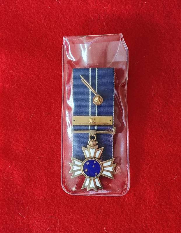 SADF - SOUTHERN CROSS DECORATION (1975) + BAR & PIN - FULL SIZE (SCARCE)