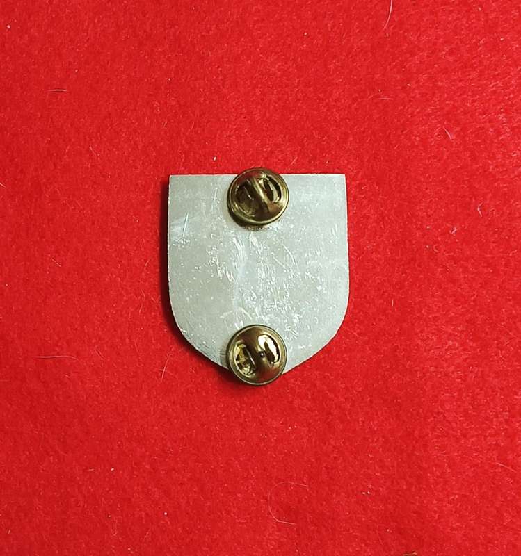 EXECUTIVE OUTCOMES - METAL CAP BADGE 2