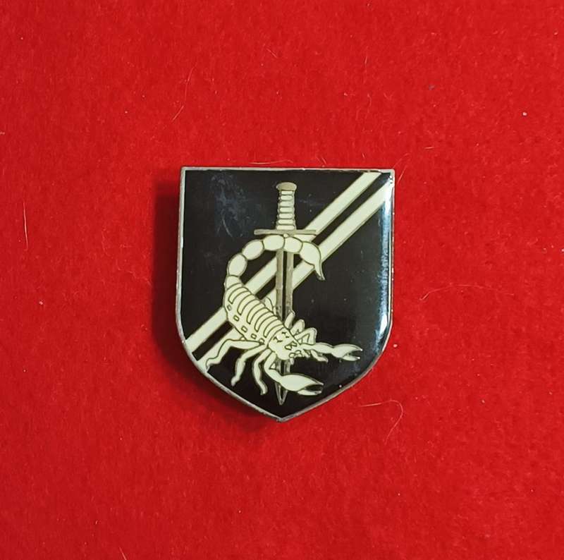 EXECUTIVE OUTCOMES - METAL CAP BADGE 3