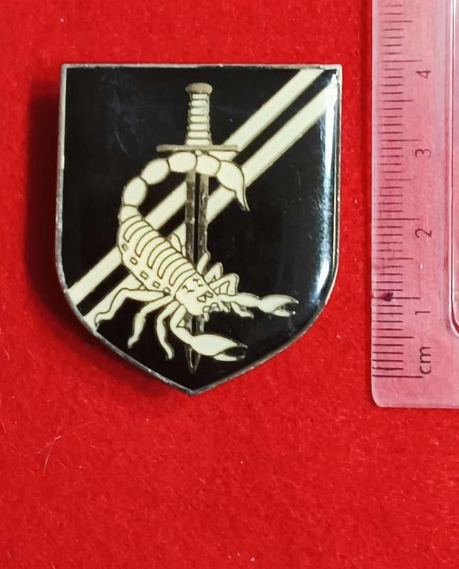 EXECUTIVE OUTCOMES - METAL CAP BADGE 3