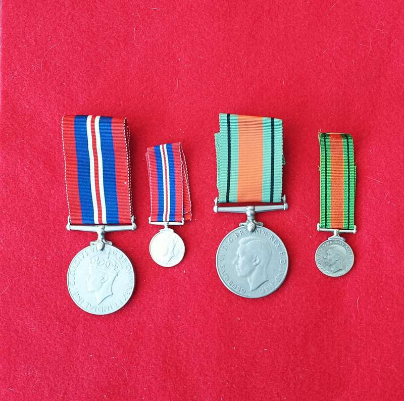 WW2 - WAR AND DEFENCE MEDALS (UNNAMED) - FULL SIZE & MINIATURES