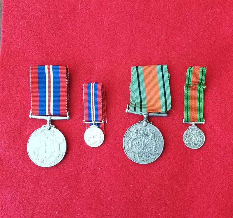 WW2 - WAR AND DEFENCE MEDALS (UNNAMED) - FULL SIZE & MINIATURES