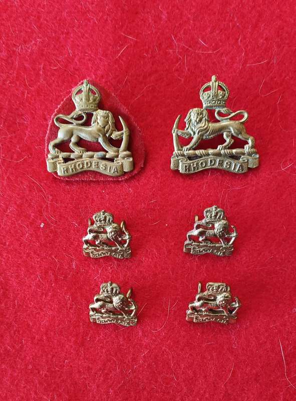 RHODESIA - RHODESIA STAFF CORPS (1926-70) - BRASS BADGE LOT
