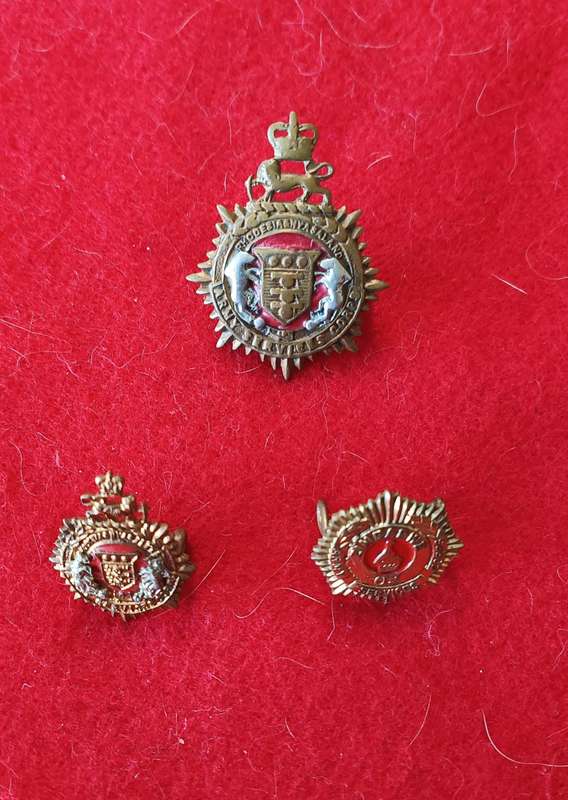RHODESIA - RHODESIA ARMY SERVICES CORPS (1956 -70) - BRASS BADGE LOT