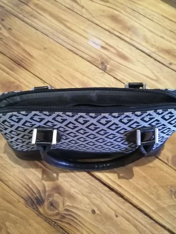 Small Handbag - Very Stylish