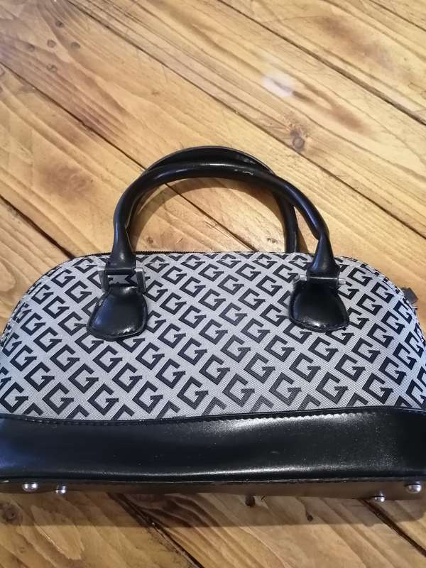 Small Handbag - Very Stylish