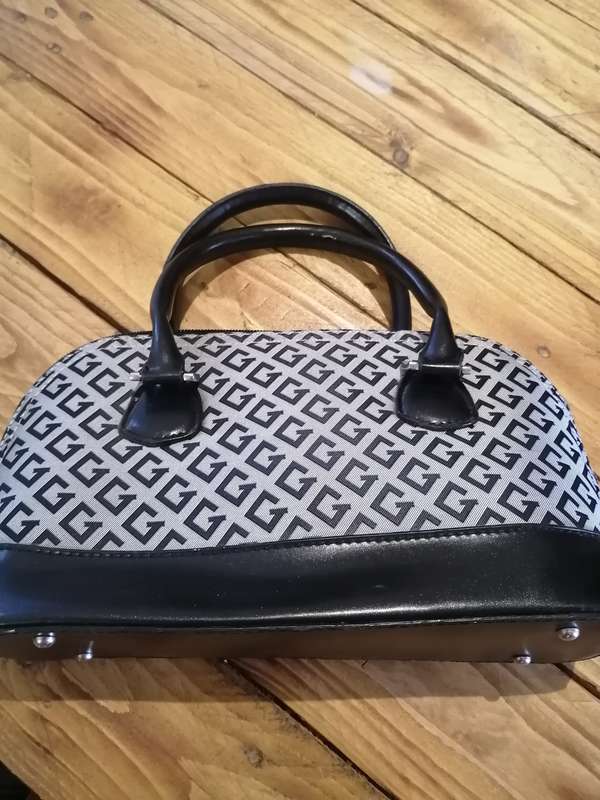 Small Handbag - Very Stylish
