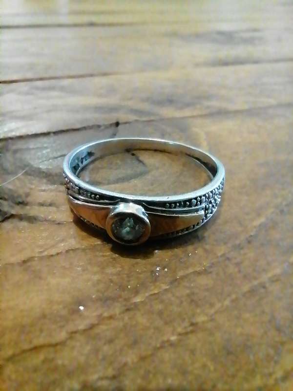 Gold and Silver Ladies Ring - Beautiful!