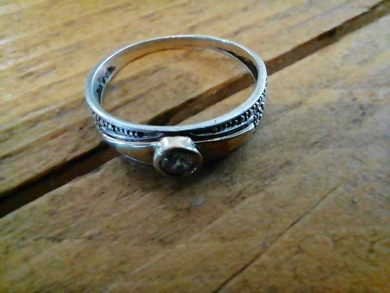 Gold and Silver Ladies Ring - Beautiful!