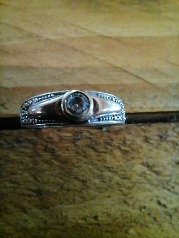 Gold and Silver Ladies Ring - Beautiful!