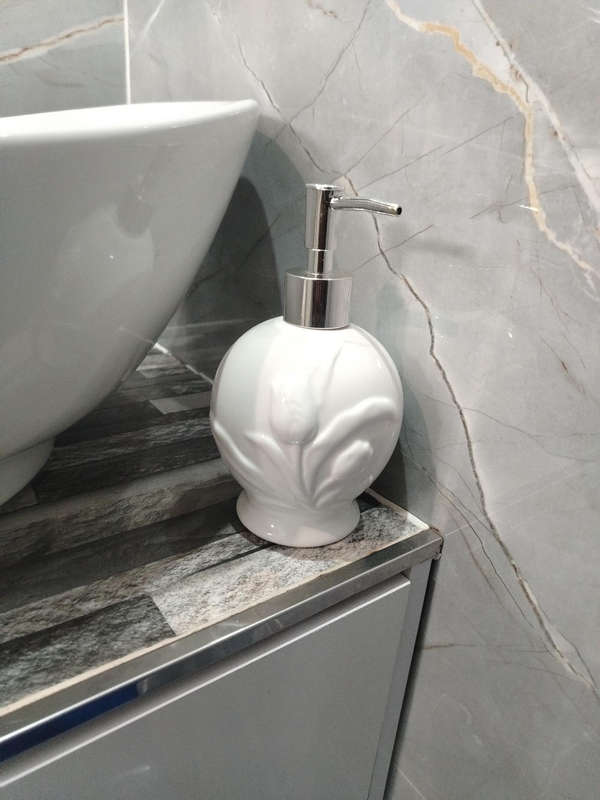 2 x Soap dispensers