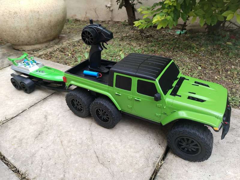 Rc Jeep rubicon + Boats