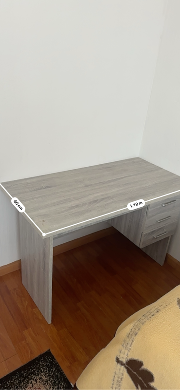 Desk for Sale size 120x60cm with a lock drawer