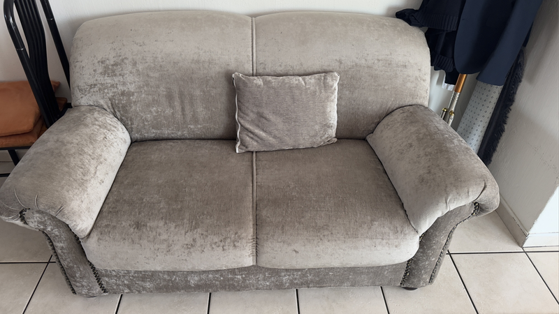 Couch set for sale 2 x 2 seater and 2 x single seater)