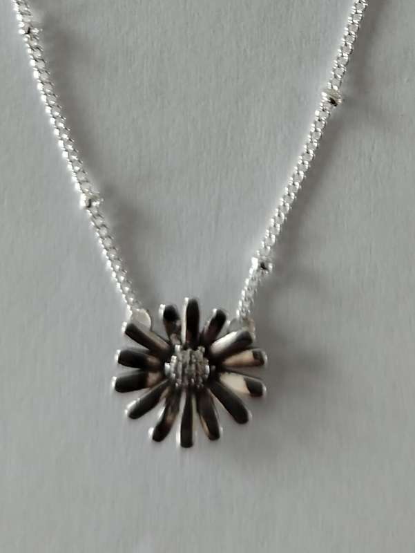 925 Silver Daisy Necklace