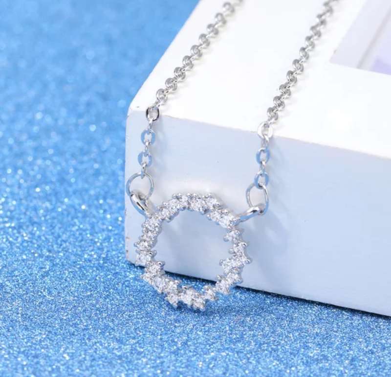 925 Silver Wreath Necklace and Earrings