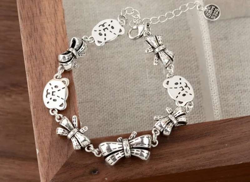 925 Silver Bear Head and Bow Bracelet