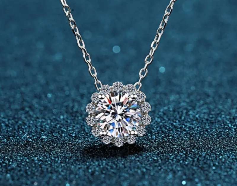 925 Sterling Silver 1ct Moissanite Daisy Necklace