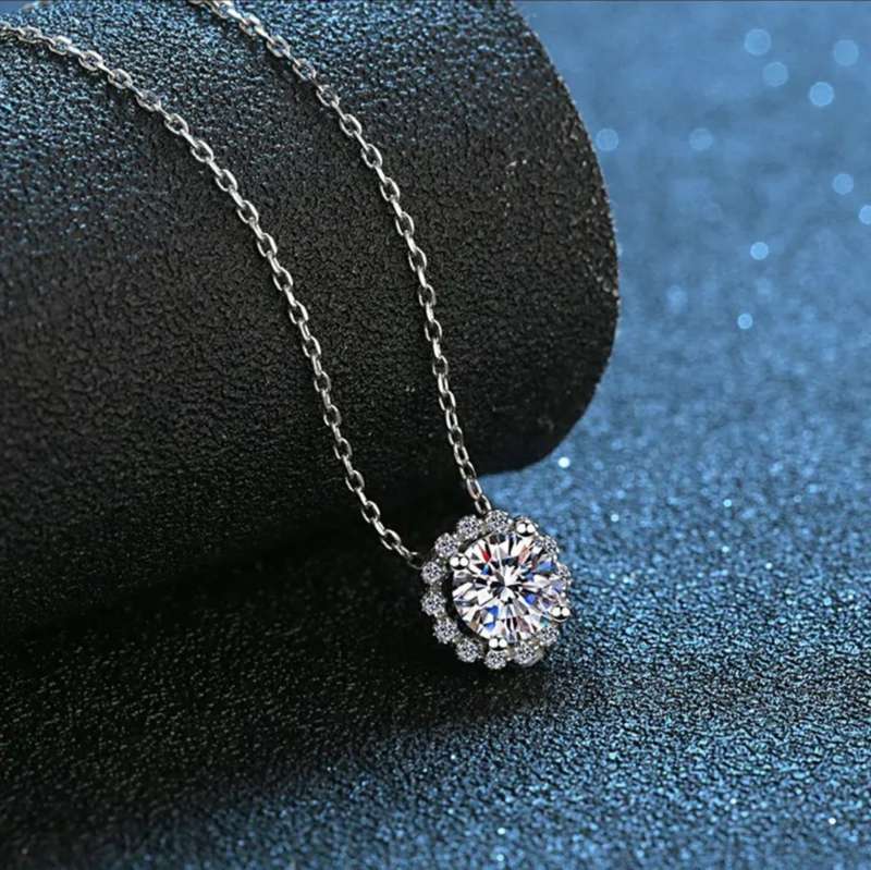 925 Sterling Silver 1ct Moissanite Daisy Necklace