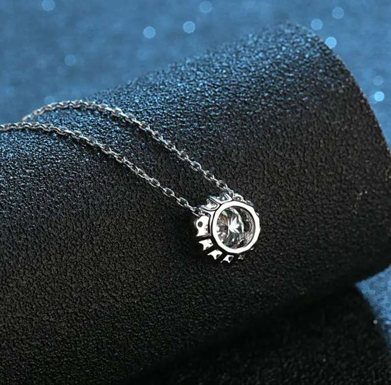 925 Sterling Silver 1ct Moissanite Daisy Necklace