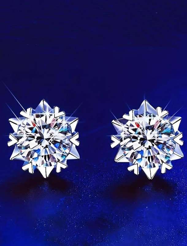 1CT Moissanite Snow Flake Stud Earrings