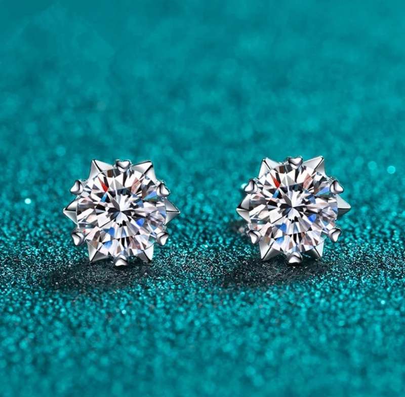 1CT Moissanite Snow Flake Stud Earrings