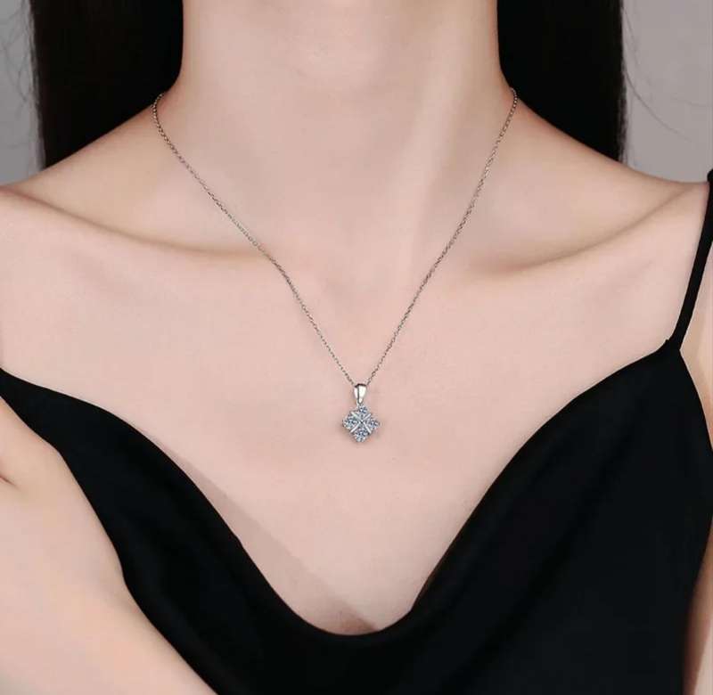 1.2CT Moissanite Rhombus Cross Necklace