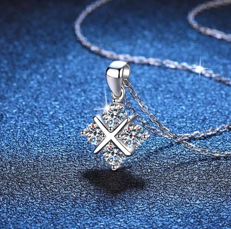 1.2CT Moissanite Rhombus Cross Necklace