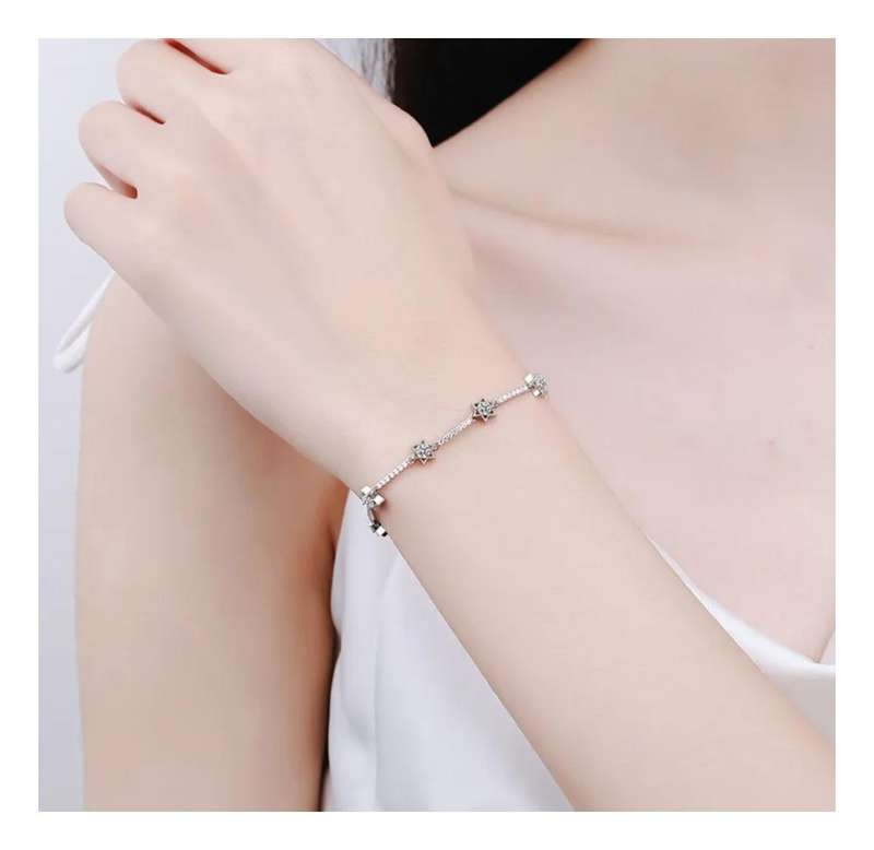 1ct Brilliant Cut Moissanite Star Bracelet