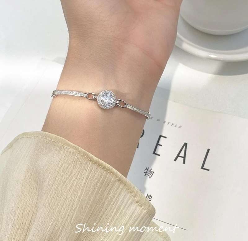 1ct Round Brilliant Cut Moissanite Bracelet