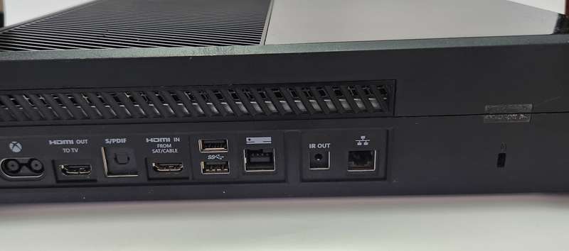 XBOX ONE CONSOLE - MODEL 1540 - Up for Grabs -  ****** LOW LOW SHIPPING *****