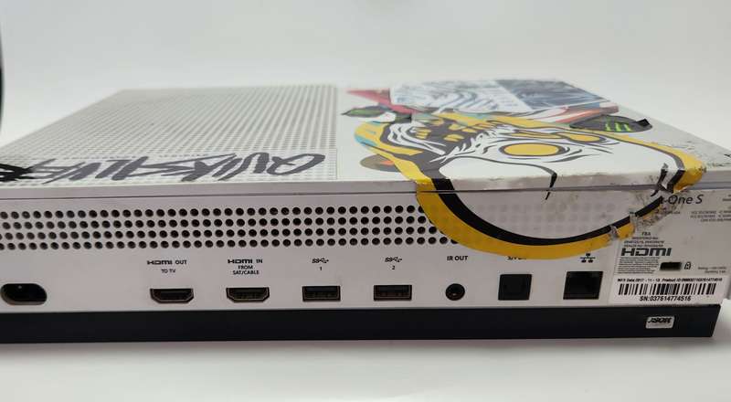 XBOX ONE S - Up for Grabs - Listing 1 of 3 ****** LOW LOW SHIPPING *****