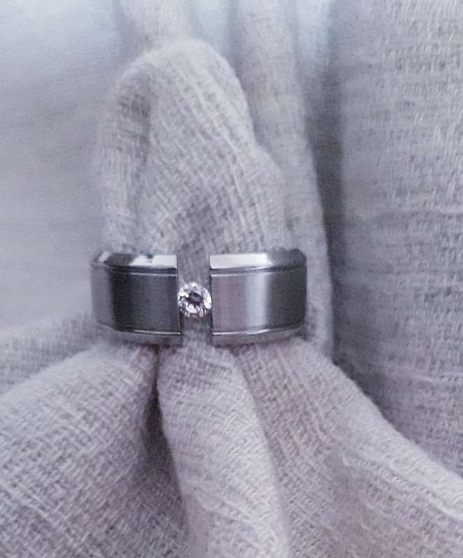 Stainless Steel Tension Band Ring with Cr. Diamond