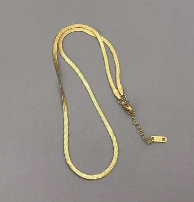 Exquisite Stainless Steel Necklace and Bracelet Set - No Fade