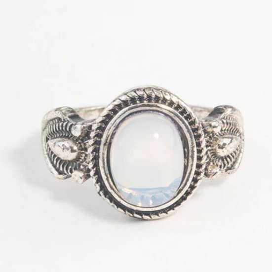 Antique Style Moonstone Ring | Size 8