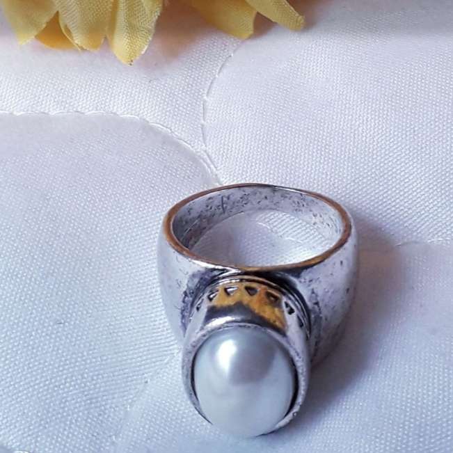 Vintage Faux Pearl Ring