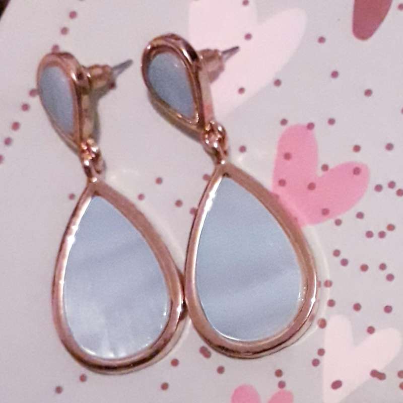 Drop and Dangle Pearly Earrings