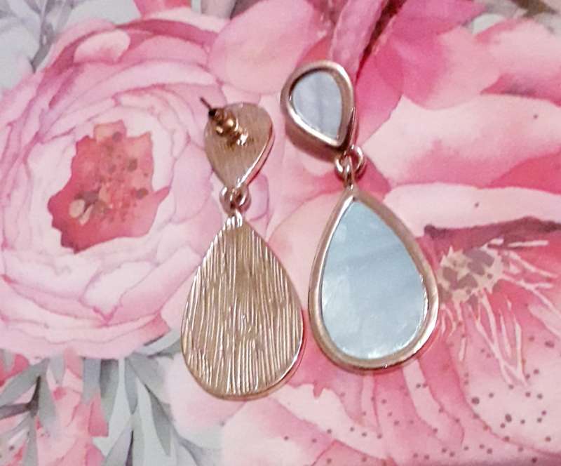Drop and Dangle Pearly Earrings