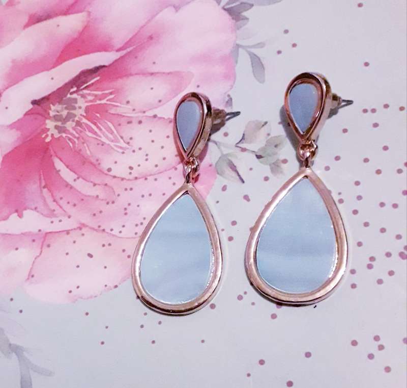 Drop and Dangle Pearly Earrings
