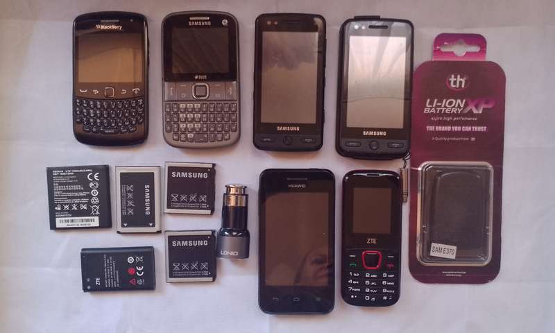 Vintage Samsung, Blackberry, Huawei, ZTE Cellphones etc