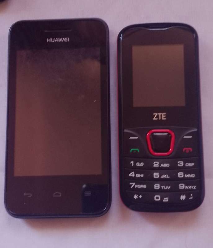 Vintage Samsung, Blackberry, Huawei, ZTE Cellphones etc