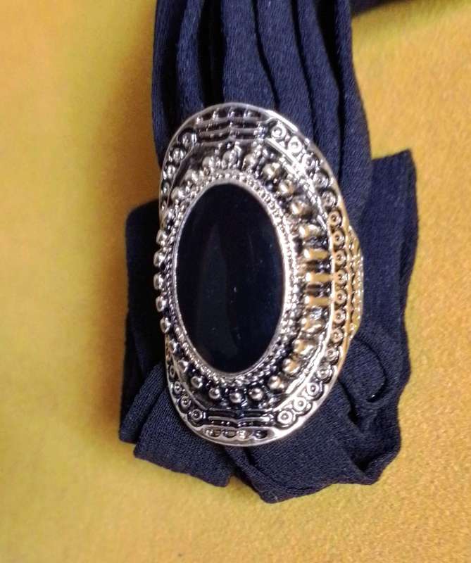 Vintage Black Stone Ring - Size 8