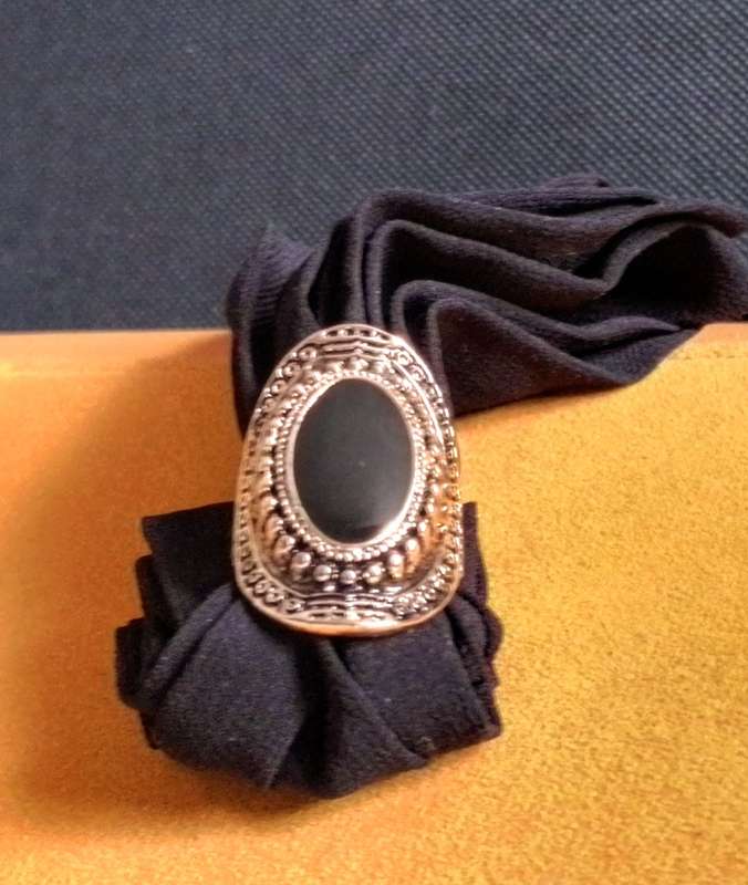 Vintage Black Stone Ring - Size 8