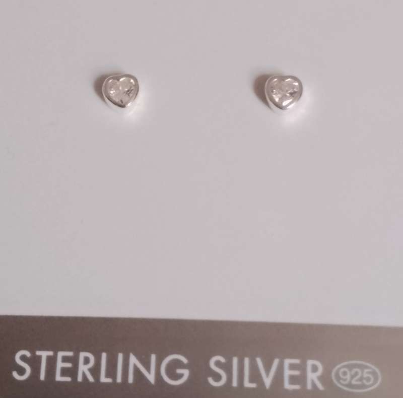 925 Sterling Silver CZ Heart Stud Earrings