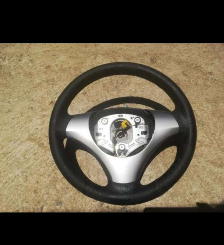 BMW E87 STEERING WHEEL WITH OUT AIRBAG