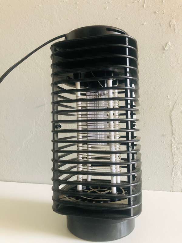 Various Electronics (Midi-Hifi - Heater - Electrified Insect Killer)