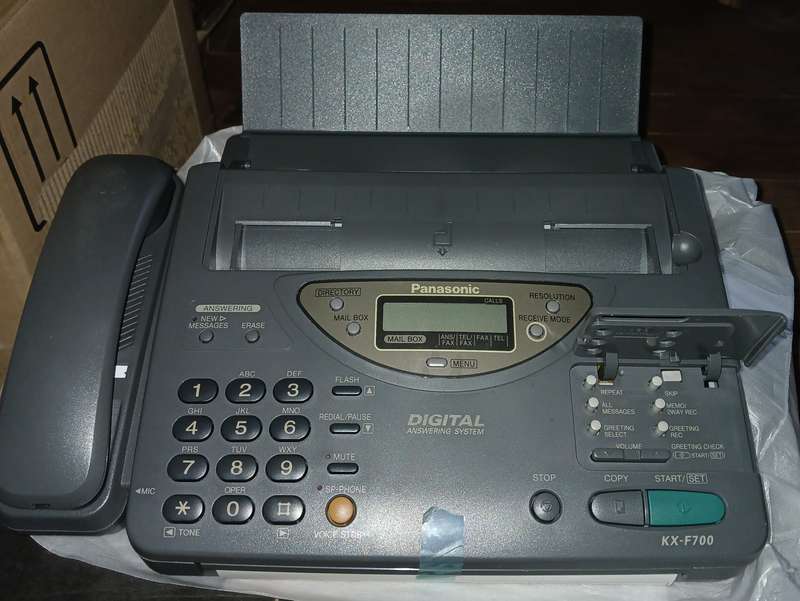 Panasonic Digital Thermal Facsmile Answering Machine KX-F700BX - For Your Retro Office/Home/Mancave
