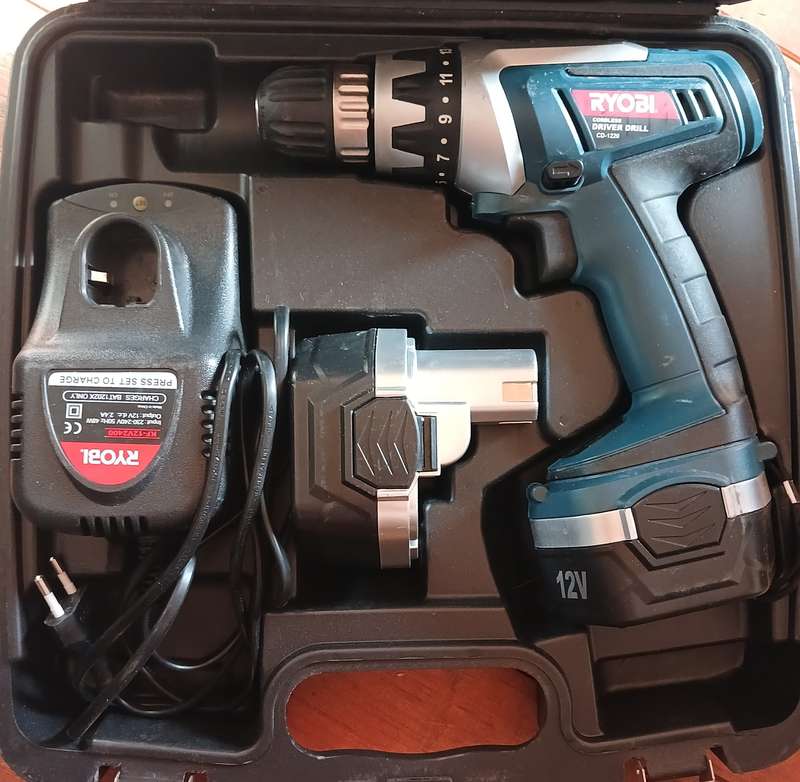 Please Read - Cosmetics - Ryobi 12V Cordless Driver Drill (CD - 1220)