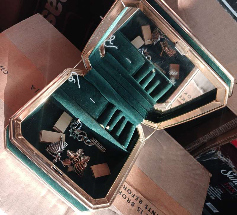 Green Velvet Musical Jewelry Box